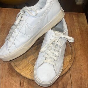 Vintage Men’s Nike Sweet Classic All White Leather Low Top Sneakers